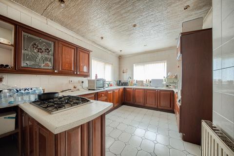 3 bedroom detached bungalow for sale, Doe Bank Road, Tipton, DY4 0ES