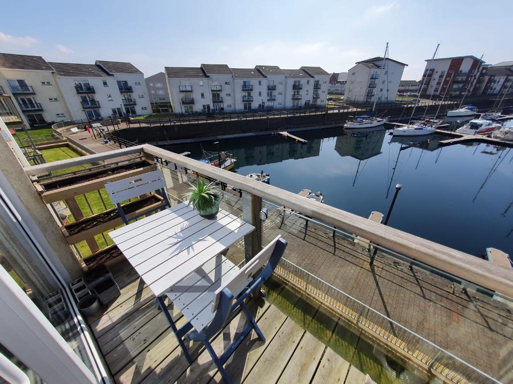 Mariners View, Ardrossan, North Ayrshire, KA22 2 bed flat for sale £