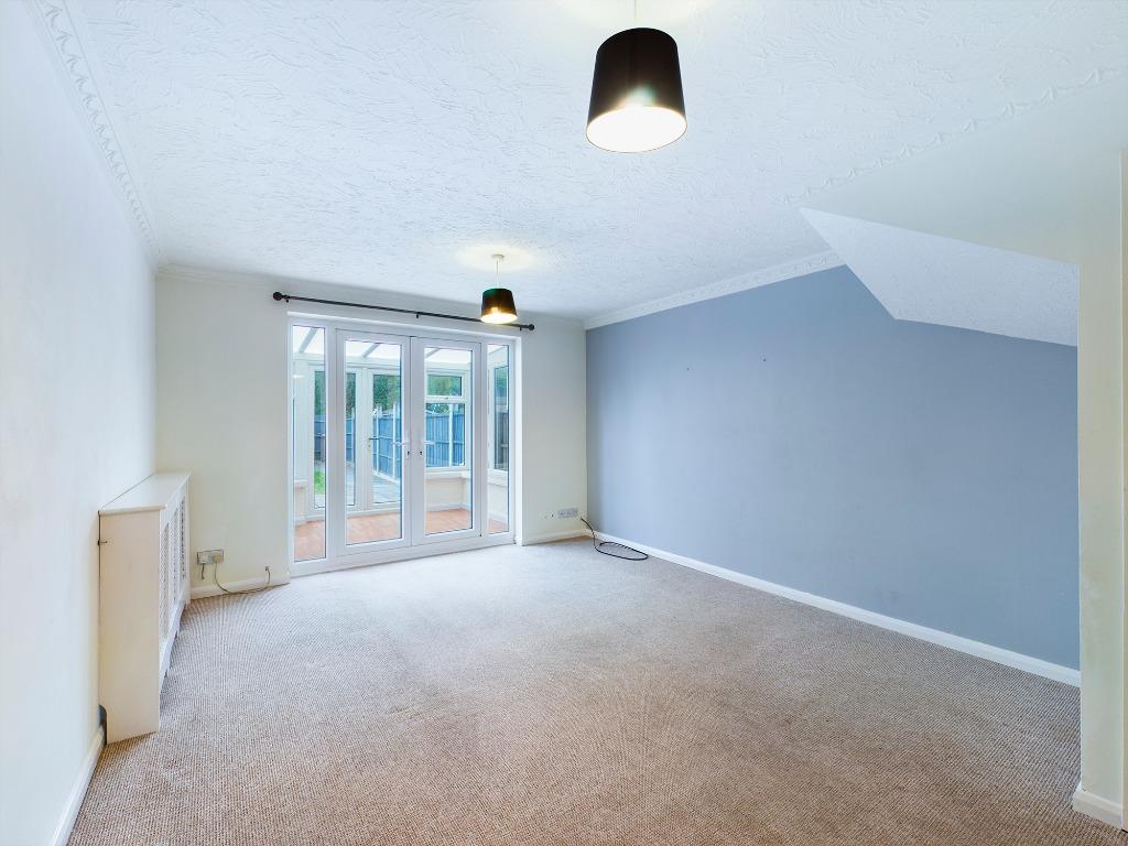Mill Hayes Road, Burslem, StokeonTrent, ST6 2 bed townhouse £550