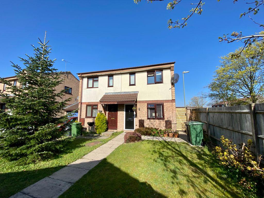 Mozart Close, Brighton Hill, Basingstoke RG22 4HZ 2 bed semidetached