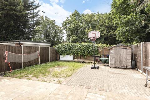 2 La Roche Close, Slough, SL3 7RJ