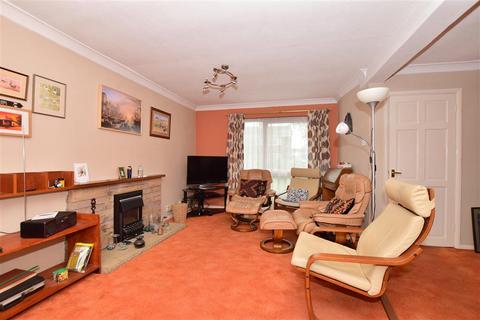 Karinya Breach Lane, Lower Halstow, Sittingbourne, ME9 7DW
