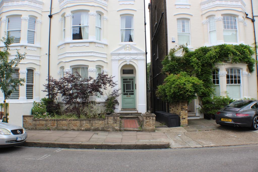 Carmalt Gardens, Putney, SW15 1 bed flat £999 pcm (£231 pw)