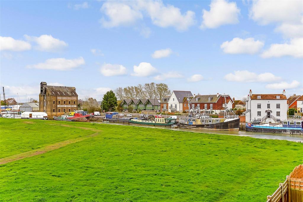 Waterside Close, Faversham, Kent 5 bed townhouse for sale £550,000