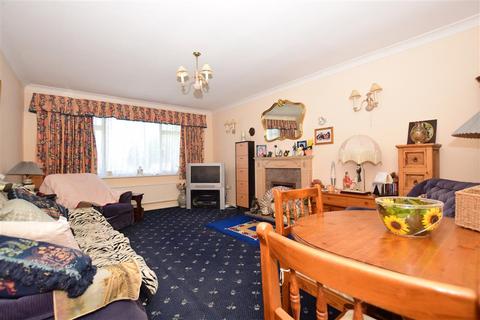 25 Castle Avenue, Broadstairs, CT10 1EG
