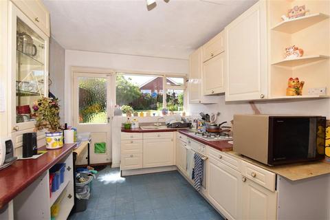 25 Castle Avenue, Broadstairs, CT10 1EG