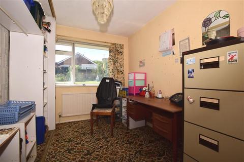 25 Castle Avenue, Broadstairs, CT10 1EG