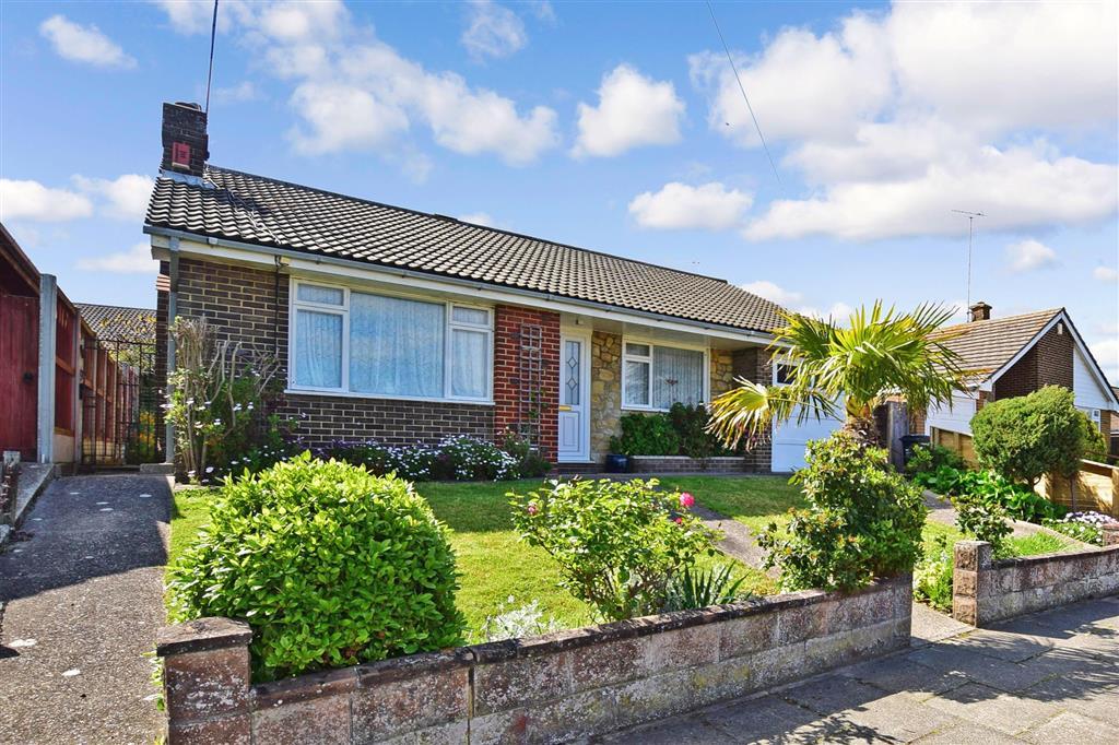 Castle Avenue, Broadstairs, Kent 3 bed detached bungalow £425,000