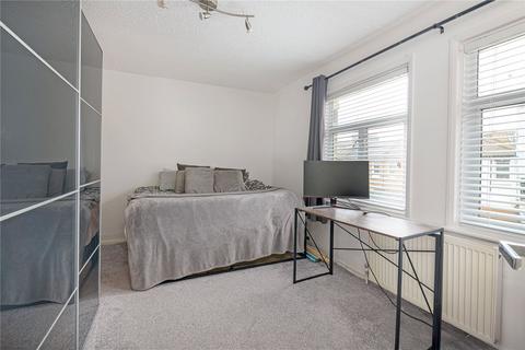 1 bedroom apartment to rent, Northcote Road, SW11