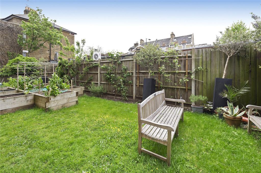 Brewster Gardens, London, W10 1 bed apartment £325,000
