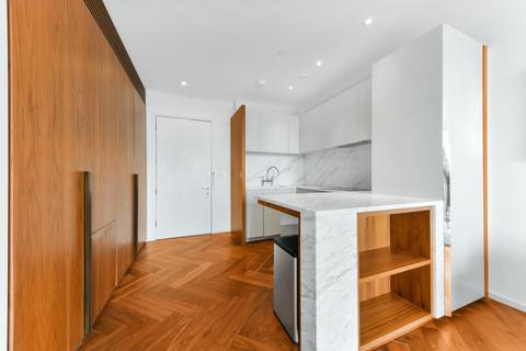 1 bedroom flat to rent, Ambassador Building, Embassy Gardens, London, SW11