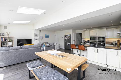 81 Bower Hill, Epping, CM16 7AW