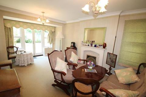 1 Chiltern Close, Staines-upon-thames, TW18 2BU