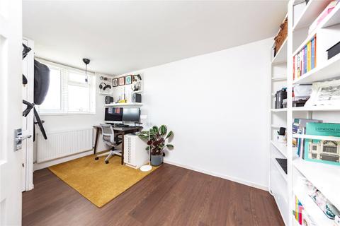 21 Victor Approach, Hornchurch, RM12 4XE