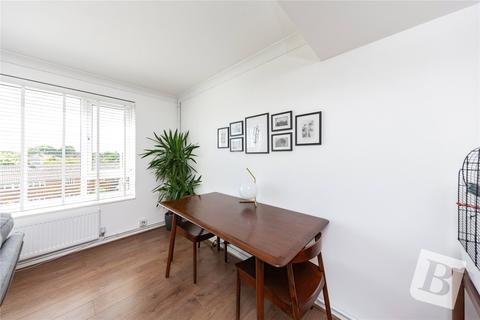 21 Victor Approach, Hornchurch, RM12 4XE
