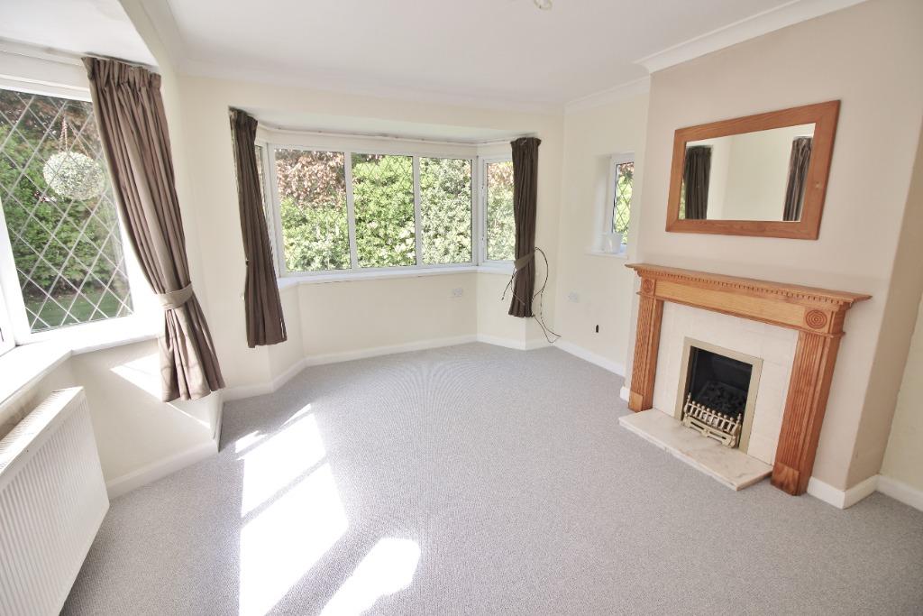 Rathmore Crescent, Southport, PR9 2 bed bungalow £875 pcm (£202 pw)