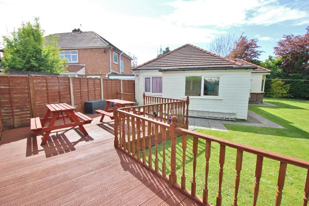 Rathmore Crescent, Southport, PR9 2 bed bungalow £875 pcm (£202 pw)