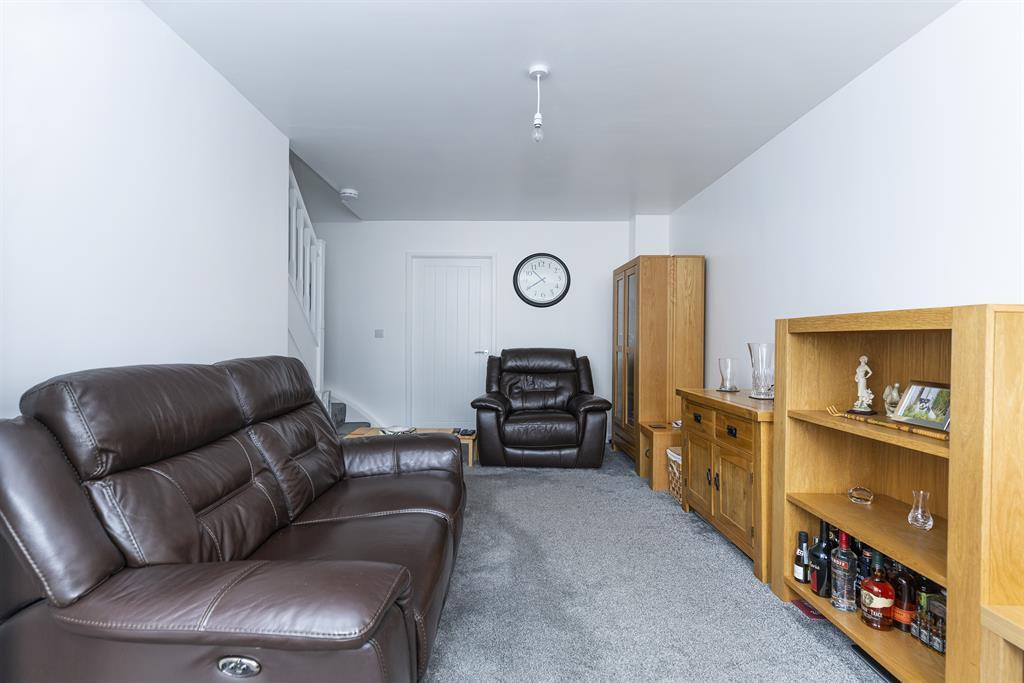 Willow Tree Court, Heckmondwike... 3 bed end of terrace house £165,000