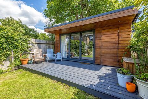 43 Weston Road, Thames Ditton, KT7 0HN