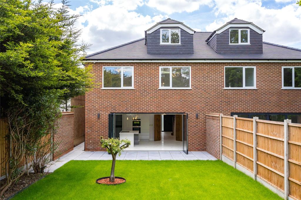 Hadley Road, Enfield, Greater London, EN2 5 bed semidetached house £1,199,950