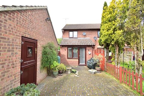 45 Coopers Way, Barham, Ipswich, IP6 0TF