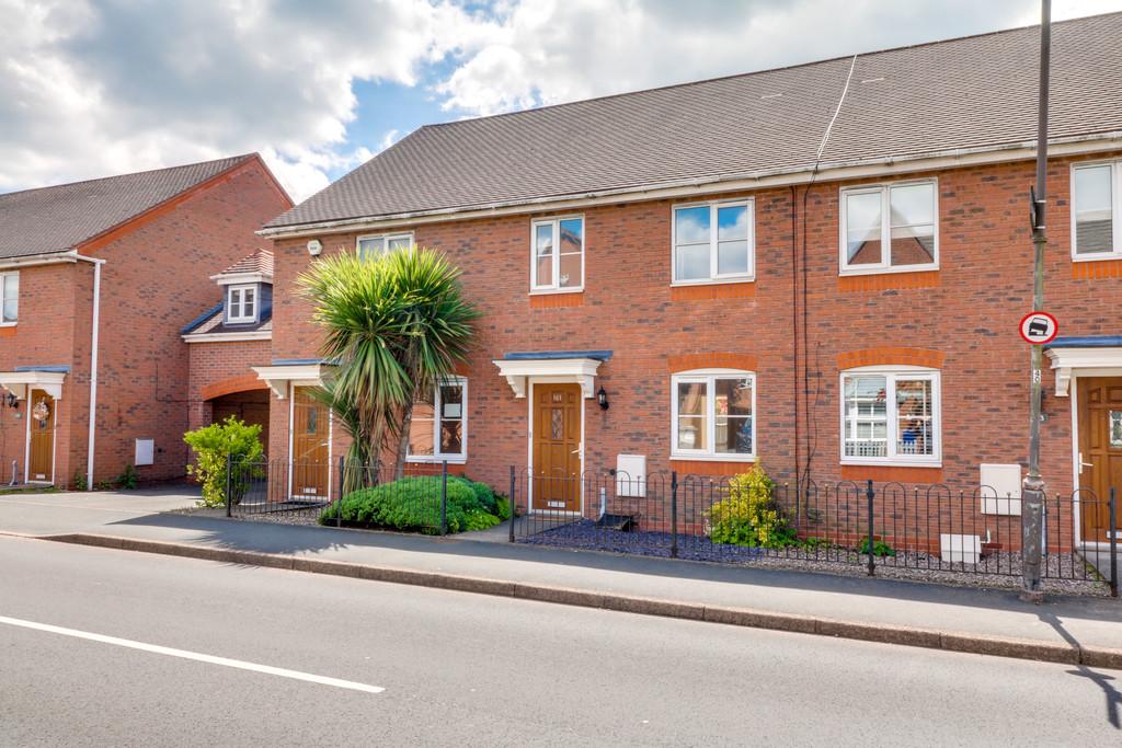 Dickens Heath Road, Dickens Heath 2 bed terraced house £259,950