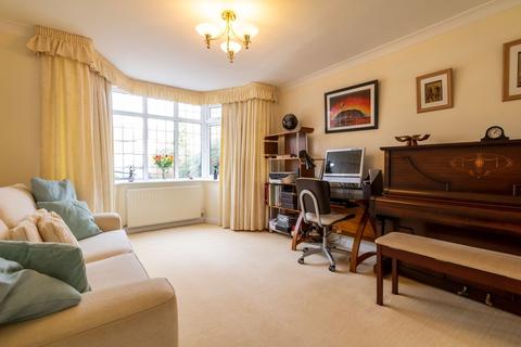 7 Beaminster Road, Solihull, B91 1NA
