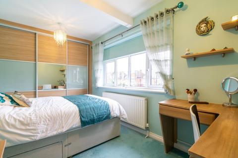 7 Beaminster Road, Solihull, B91 1NA