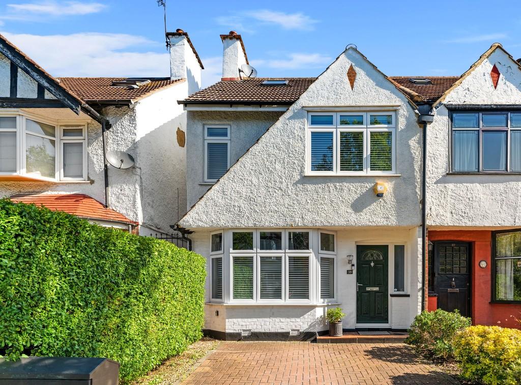 Woodcote Road, Wanstead 4 bed semidetached house £985,000