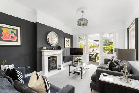39 Woodcote Road, London, E11 2QB