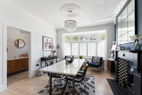 39 Woodcote Road, London, E11 2QB