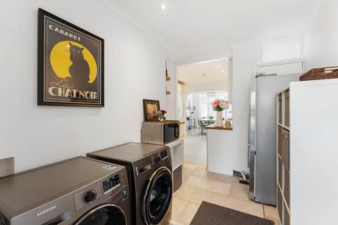 39 Woodcote Road, London, E11 2QB