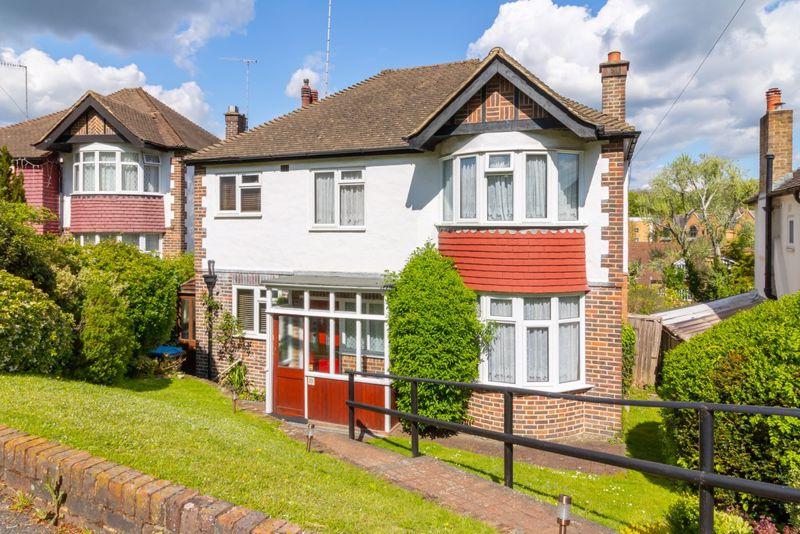 Hornchurch Hill, Whyteleafe 4 bed detached house £625,000