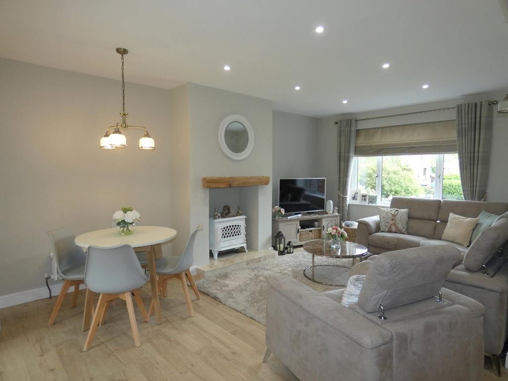 Elm Grove, Gomersal, BD19 3 bed semidetached house £210,000
