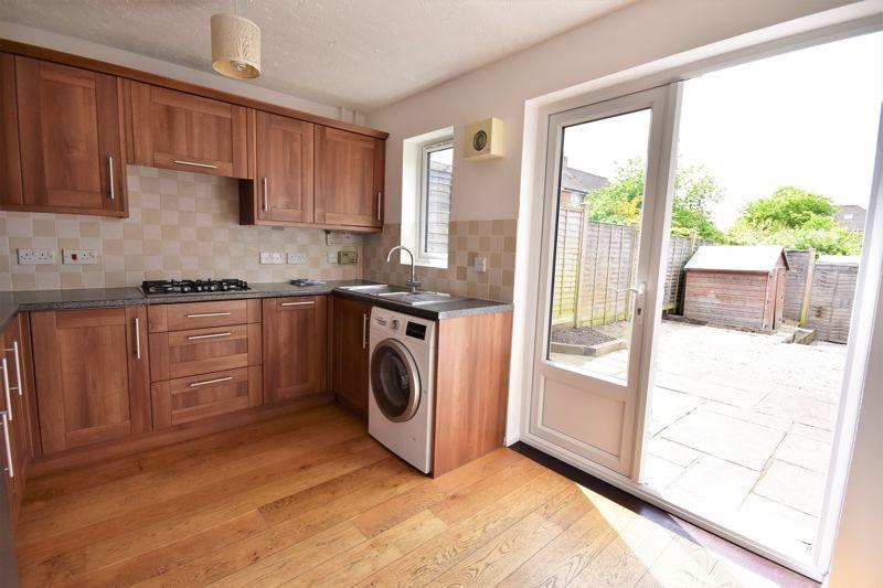 Bardsley Drive, Farnham 2 bed terraced house £290,000