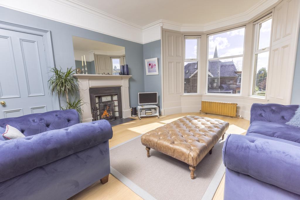 Ferntower Place, Crieff, Perthshire, PH7 4 bed semidetached house £