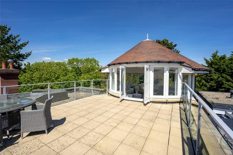 The Lighthouse, Westbridge Park, 24 West Overcliff Drive, Bournemouth, BH4 8AA