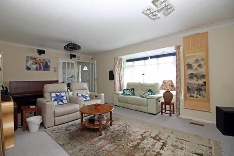 15 Kersey Drive, South Croydon, CR2 8SX
