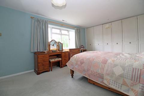 15 Kersey Drive, South Croydon, CR2 8SX