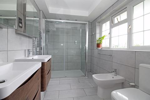15 Kersey Drive, South Croydon, CR2 8SX