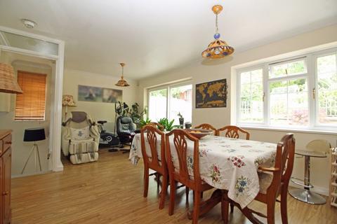 15 Kersey Drive, South Croydon, CR2 8SX