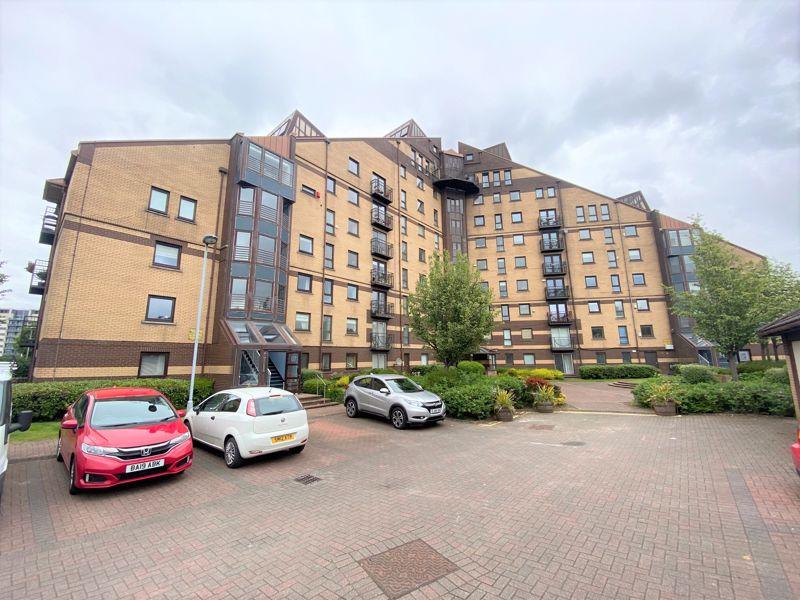 Mavisbank Gardens, Festival Park, Glasgow 3 bed apartment £185,000
