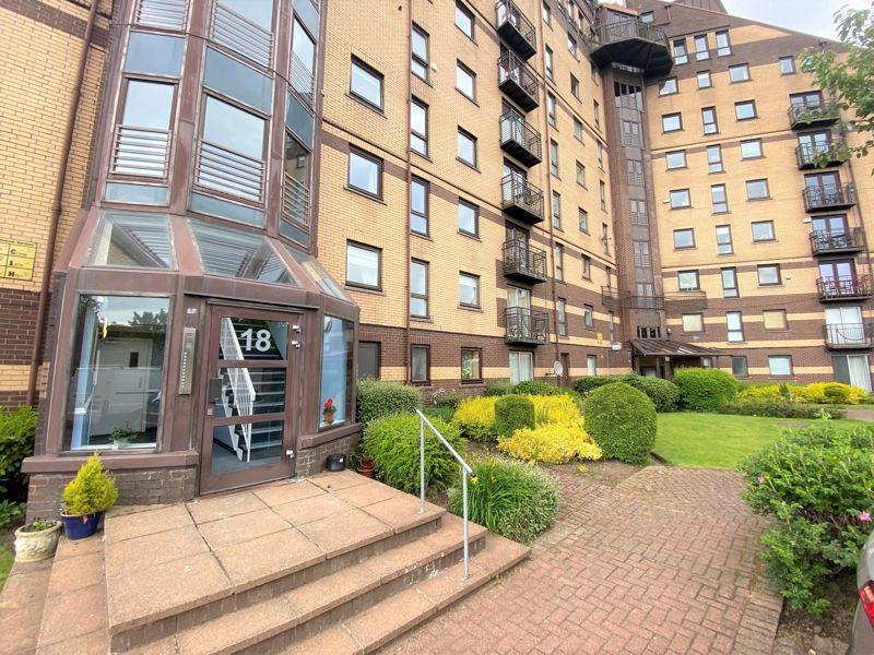 Mavisbank Gardens, Festival Park... 3 bed apartment £185,000