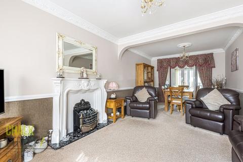 29 Heather Way, Romford, RM1 4SX