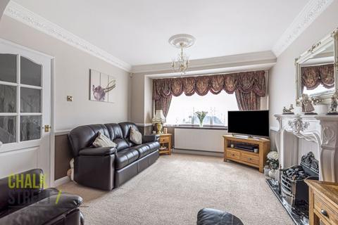 29 Heather Way, Romford, RM1 4SX