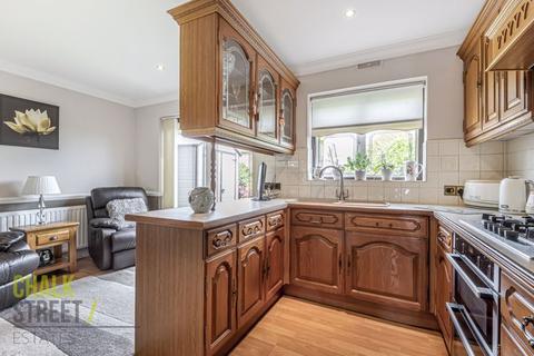 29 Heather Way, Romford, RM1 4SX