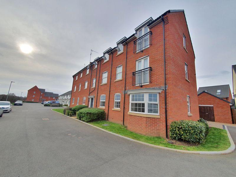 Hyatt Close, Longford, Gloucester 2 bed apartment £155,000
