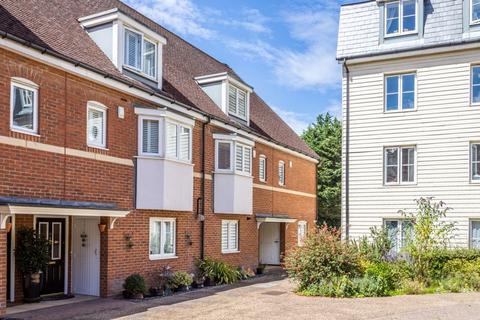 Wingfield Court, Banstead SM7