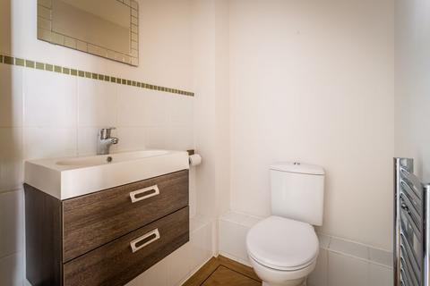 9 Wingfield Court, Banstead, SM7 2GD