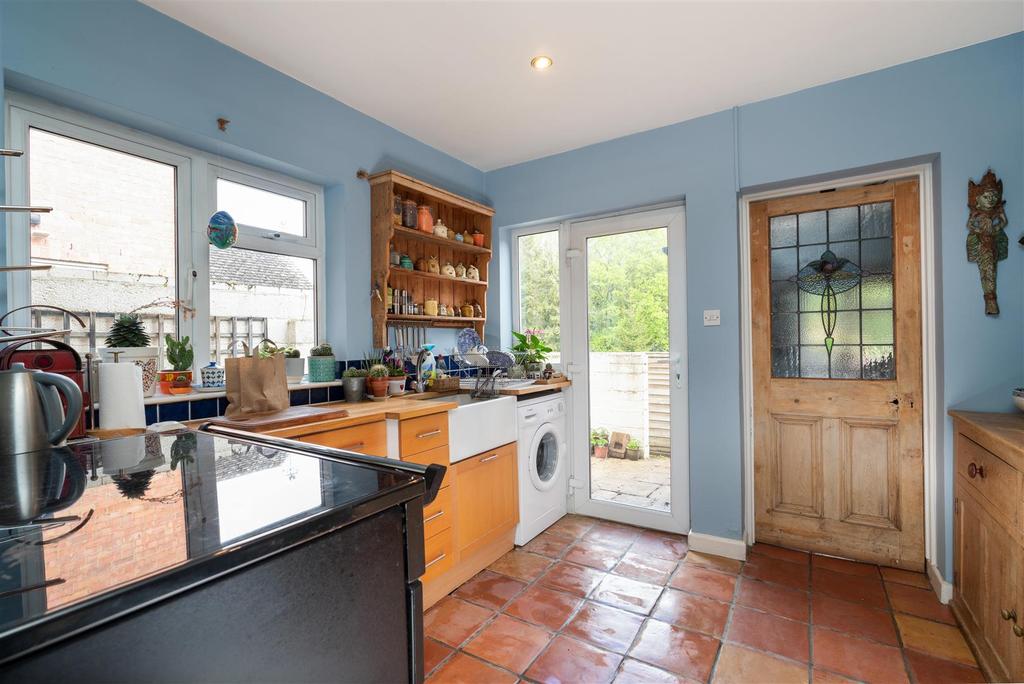 Aston Magna, MoretonInMarsh, Gloucestershire 2 bed cottage £375,000